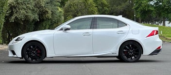 Lexus Is 300H 2013 photo 5