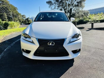 Lexus Is 300H 2013 photo 3