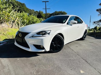 Lexus Is 300H 2013 photo 4