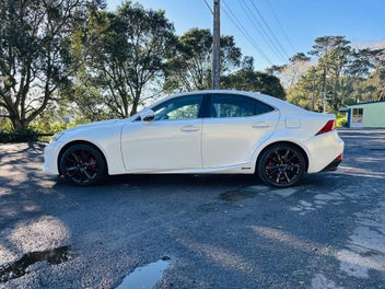 Lexus Is 300H 2013 photo 5