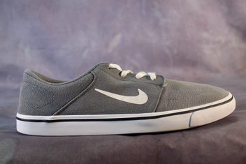 Listing 9 of 18 for NIKE SHOES SB AMAZING CANVAS SHOES 50% OFF AS NEW "BIG SALE" SIZE 11 $59
