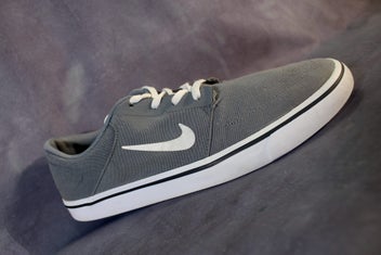 Listing 14 of 18 for NIKE SHOES SB AMAZING CANVAS SHOES 50% OFF AS NEW "BIG SALE" SIZE 11 $59
