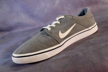 Listing 15 of 18 for NIKE SHOES SB AMAZING CANVAS SHOES 50% OFF AS NEW "BIG SALE" SIZE 11 $59