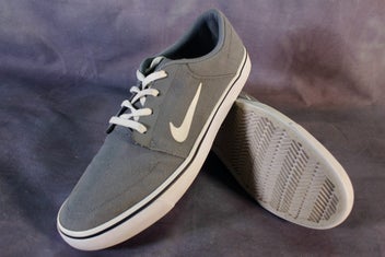 Listing 18 of 18 for NIKE SHOES SB AMAZING CANVAS SHOES 50% OFF AS NEW "BIG SALE" SIZE 11 $59