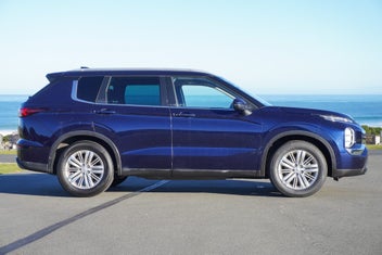 Mitsubishi Outlander 2022 photo 3