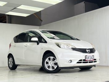 Nissan Note 2014 photo 2
