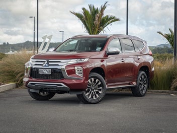Mitsubishi Pajero Sport 2023 photo 2