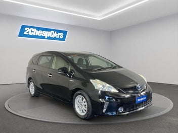 Toyota Prius Alpha 2013 photo 4