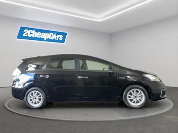 Toyota Prius Alpha 2013 photo 5