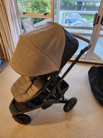 Listing 9 of 19 for Edwards & Co Oscar M2 pushchair / pram / stroller. Incudes accessories.