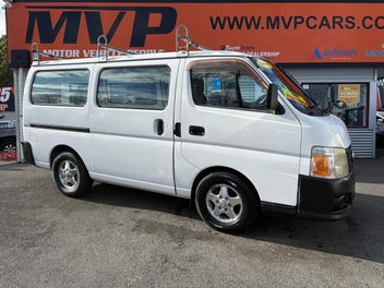 Nissan Caravan 2011 photo 2