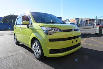 Toyota Spade 2013 photo 2