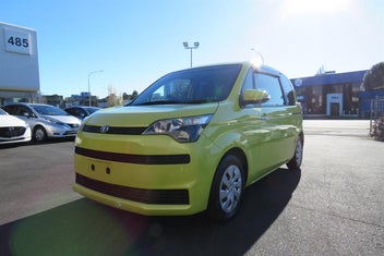 Toyota Spade 2013 photo 4