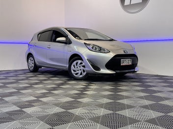Toyota Aqua 2018 photo 2