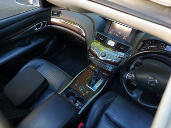 Nissan Fuga 2010 photo 5