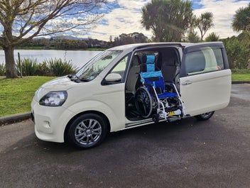 Toyota Porte 2019 photo 2