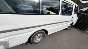 Mazda E2000 2001 photo 4
