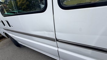 Mazda E2000 2001 photo 5