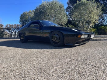 Porsche 928 1985 photo 4