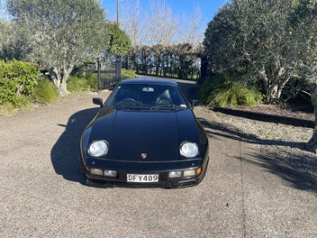 Porsche 928 1985 photo 5