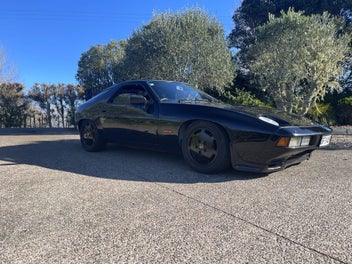 Porsche 928 1985 photo 2