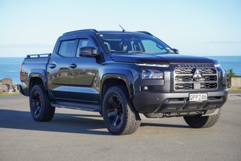 Mitsubishi Triton 2024 photo 2