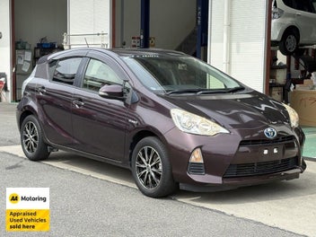 Toyota Aqua 2014 photo 2