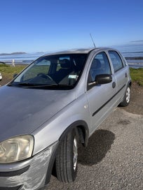 Holden Barina 2004 photo 3