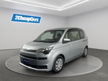 Toyota Spade 2013 photo 2