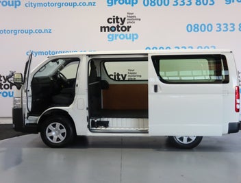 Toyota Hiace 2020 photo 4