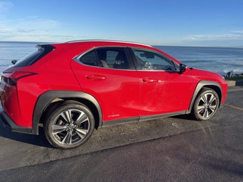 Lexus Ux 250H 2019 photo 2