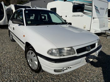 Holden Astra 1997 photo 2