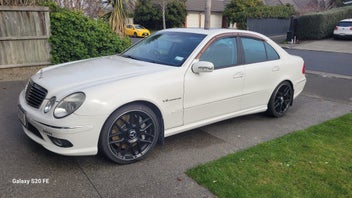 Mercedes-Benz E55 2006 photo 3