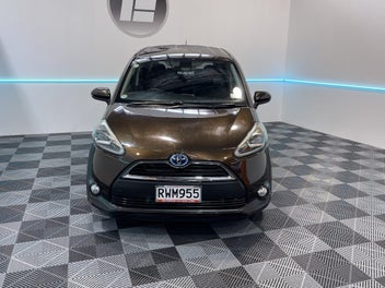 Toyota Sienta 2017 photo 3