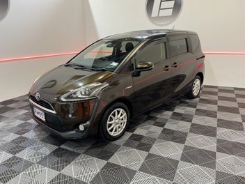 Toyota Sienta 2017 photo 4