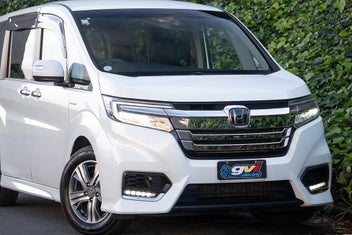 Honda Step Wagon 2018 photo 3