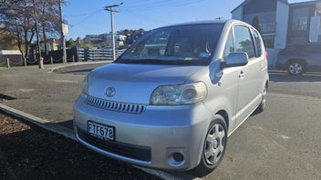 Toyota Porte 2005 photo 4