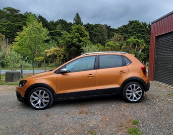 Volkswagen Cross Polo 2017 photo 2