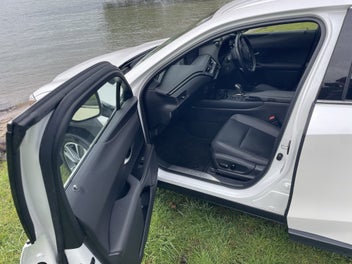 Lexus Ux 300E 2023 photo 5
