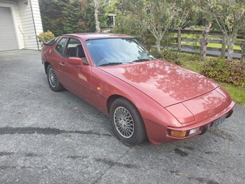 Porsche 924 1983 photo 2