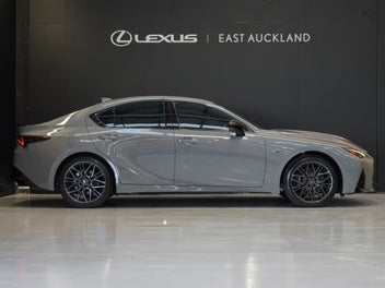 Lexus Is 500 2025 photo 4