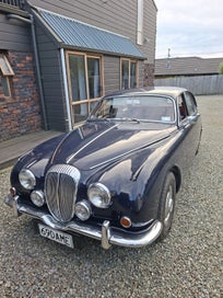 Daimler 250 V8 1969 photo 2