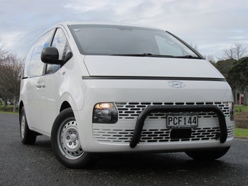 Hyundai Staria Load 2022 photo 2