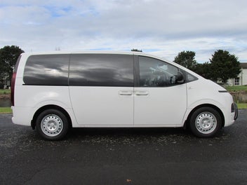 Hyundai Staria Load 2022 photo 5