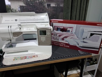 Listing 3 of 8 for Husqvarna Viking DESIGNER TOPAZ 30 Sewing And Embroidery Machine