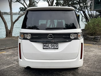 Mazda Biante 2011 photo 5