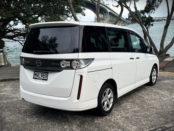 Mazda Biante 2011 photo 4