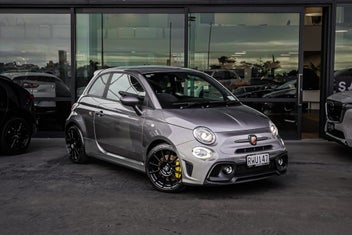 Fiat Abarth 695 Competizione 2024 photo 2