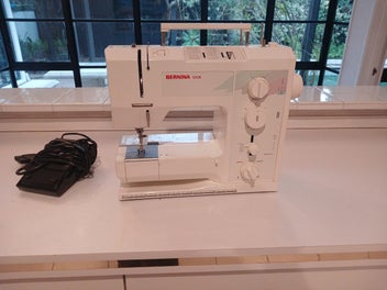 Listing 5 of 6 for Bernia 1008 Sewing Machine