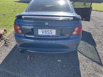 Holden Monaro 2002 photo 4
